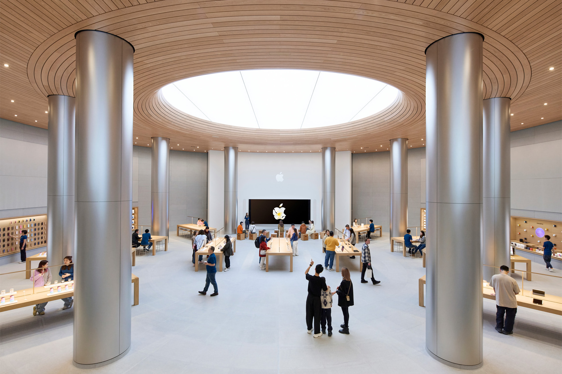 New Apple store in Shanghai blends the traditional with the modern